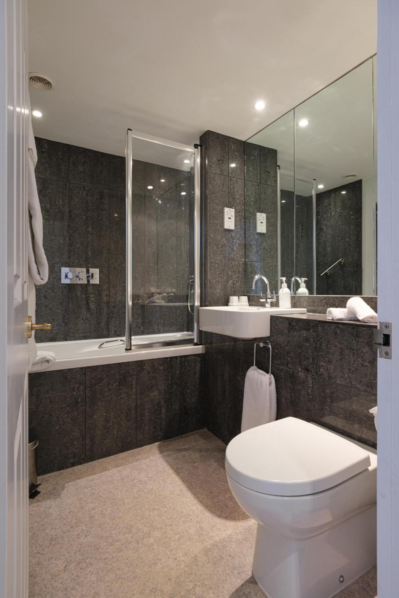 Alexandra Hotel & Restaurant Lyme Regis Bagian luar foto