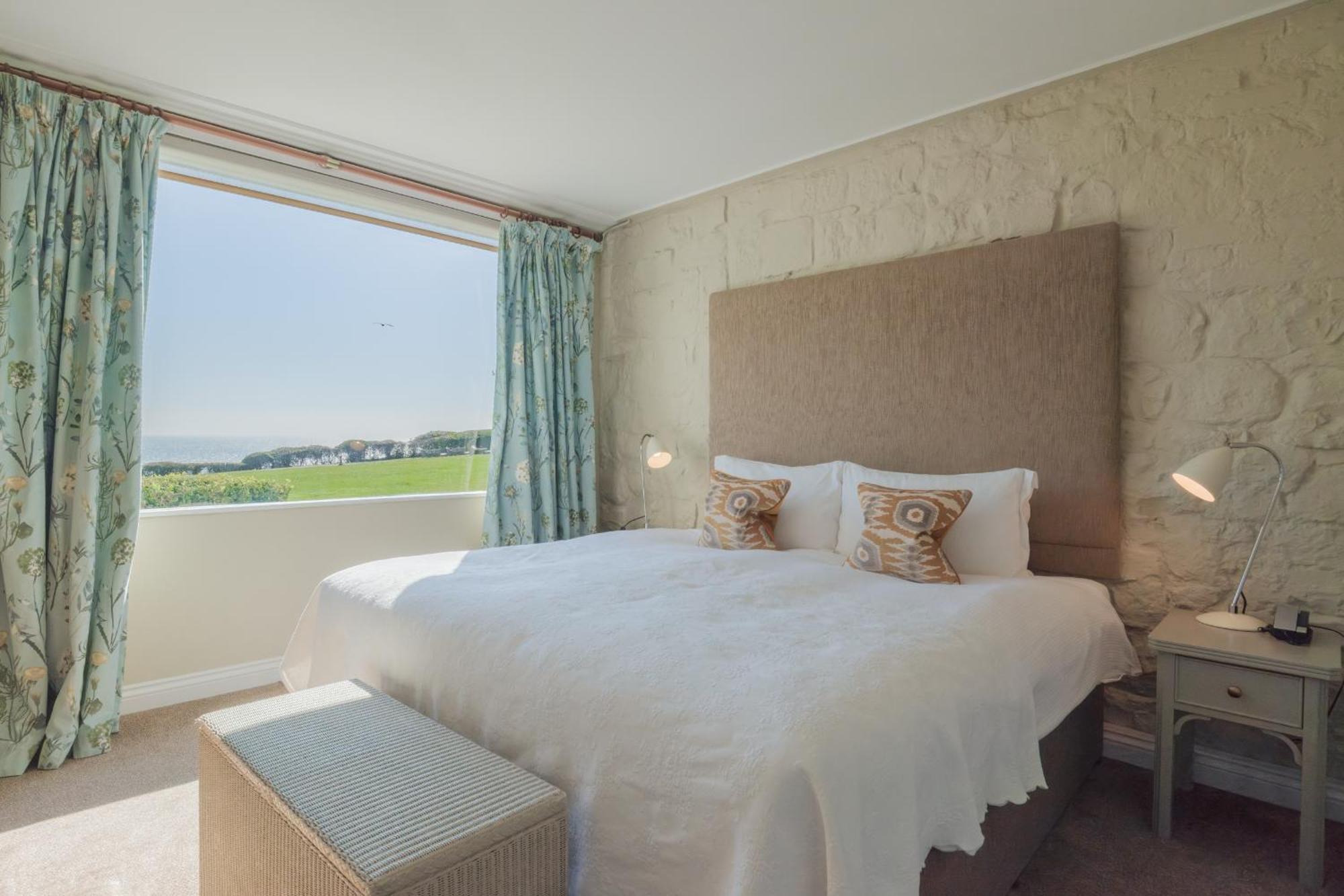 Alexandra Hotel & Restaurant Lyme Regis Bagian luar foto
